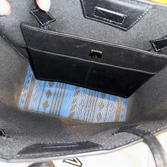 MCM Kira Baroque Print Tote l - Picture 7 of 9